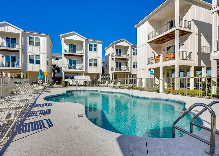 Home W/Shared Heated/Cooled Pool 2 Blocks To Beach Gulf Shores