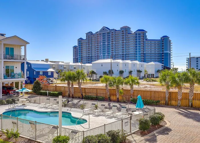 Holiday home Home W/Shared Heated/Cooled Pool 2 Blocks To Beach