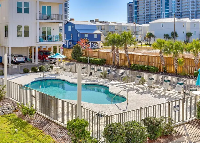 Home W/Shared Heated/Cooled Pool 2 Blocks To Beach Holiday home Gulf Shores