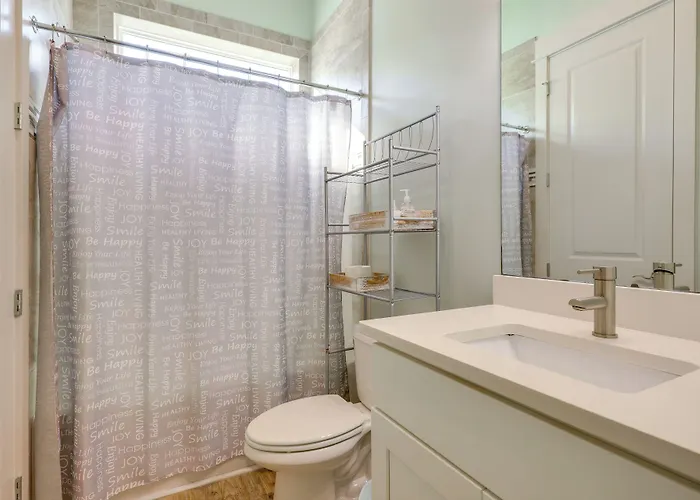 Home W/Shared Heated/Cooled Pool 2 Blocks To Beach *