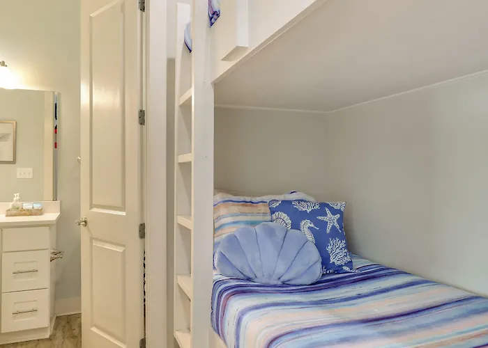 Home W/Shared Heated/Cooled Pool 2 Blocks To Beach Gulf Shores