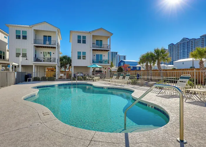 Home W/Shared Heated/Cooled Pool 2 Blocks To Beach *