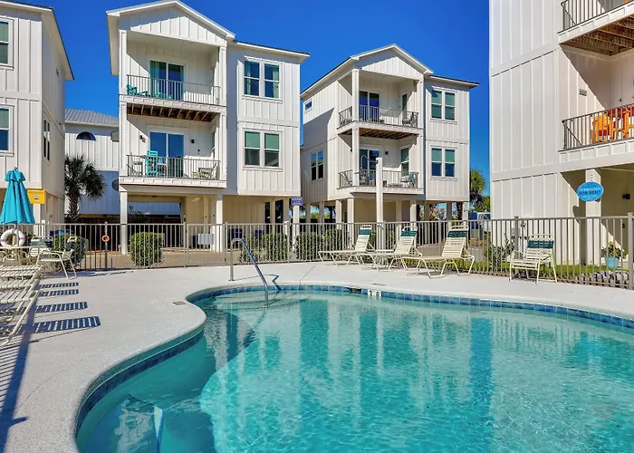 Holiday home Home W/Shared Heated/Cooled Pool 2 Blocks To Beach